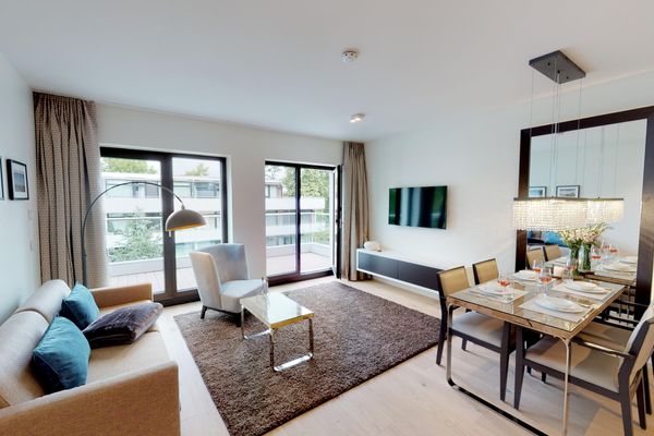 Strandnahe, luxuriöse Ferienwohnung mit Balkon & Sauna