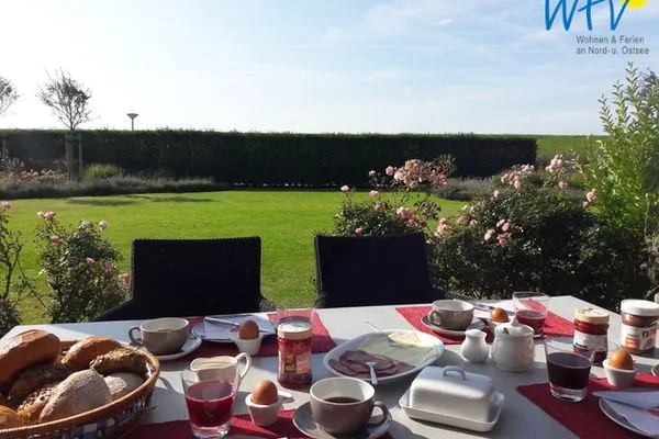 Terrasse Haus Ebbe und Flut Ferienwohnung Deichläufer