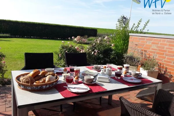 Terrasse Haus Ebbe und Flut Ferienwohnung Deichläufer