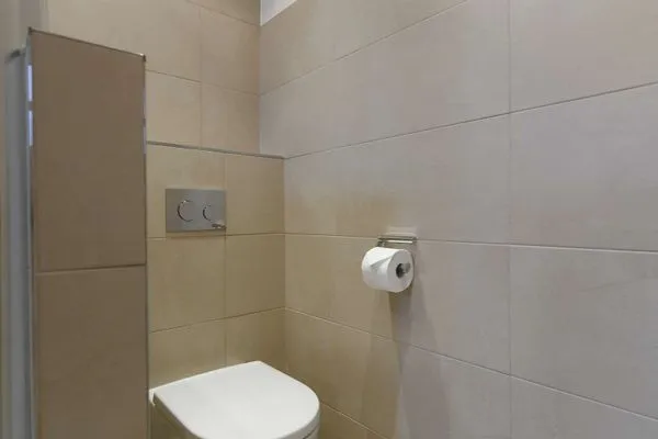 Badezimmer Logirhaus Doyen Ferienwohnung Robbenplate