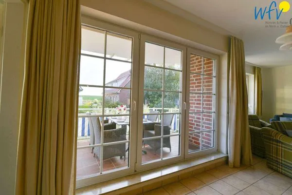 Blick zum Balkon Luv und Lee Ferienwohnung Westerhever