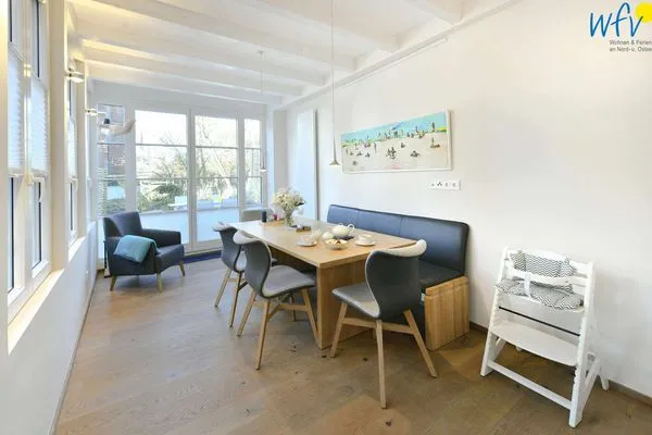 Essbereich Haus Nordland Ferienwohnung Gartenblick