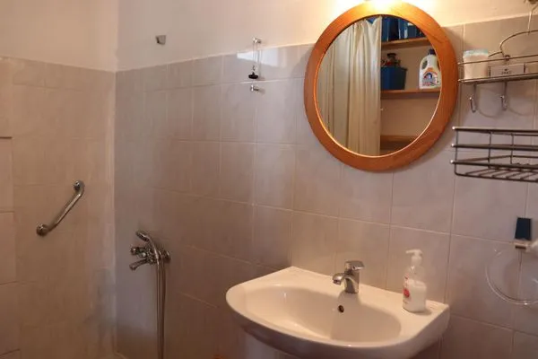 Badezimmer  Ageranos