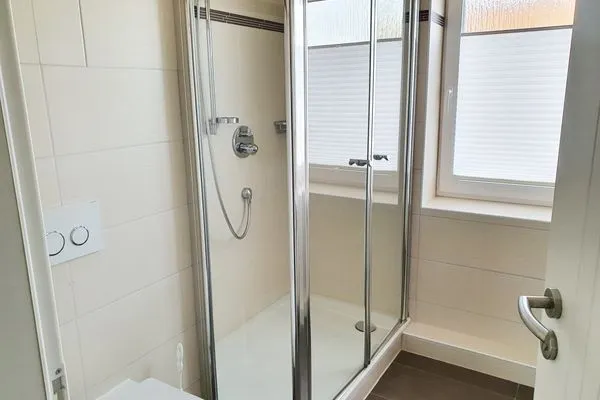 Bad 2 der Ferienwohnung Gorch Fock im Haus Kap Hoorn in Wittdün auf Amrum Haus Kap Hoorn Ferienwohnung Gorch Fock