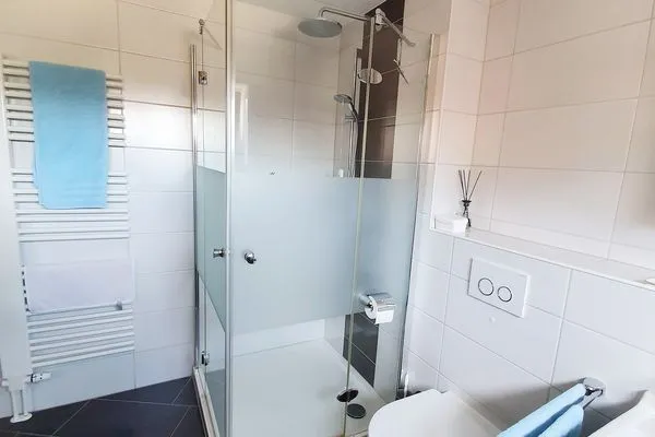 Bad 1 der Ferienwohnung Gorch Fock im Haus Kap Hoorn in Wittdün auf Amrum Haus Kap Hoorn Ferienwohnung Gorch Fock