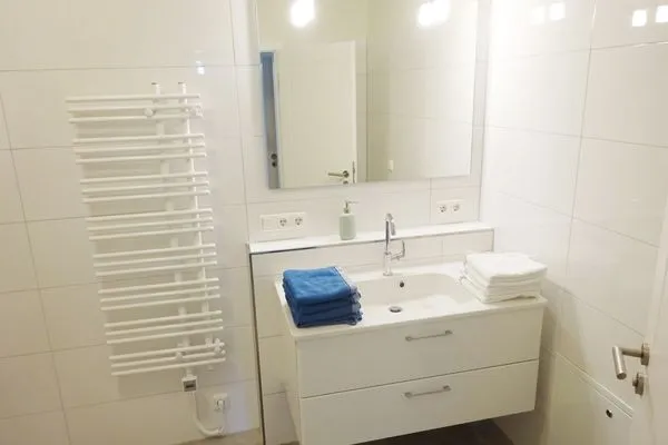 Badezimmer in der Ferienwohnung Weiße Düne 4 in Wittdün auf Amrum Haus *Weiße Düne* Ferienwohnung Weiße Düne 4