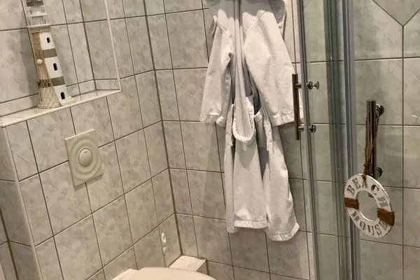 Badezimmer Haus Inselrose Ferienwohnung Ankerrose