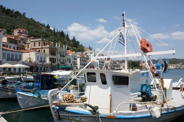 Boote im Hafen von Gyhtio