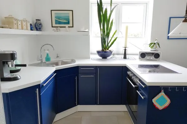 Küche / Küchenzeile Erika's Hüs Ferienwohnung „Blä Waanang"