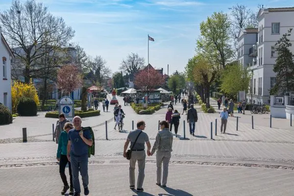 Promenade zur Seebrücke Zingst Residenz am Strand Wohnung 1-15