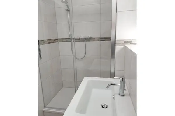 Badezimmer mit Dusche Residenz am Strand Wohnung 2-40