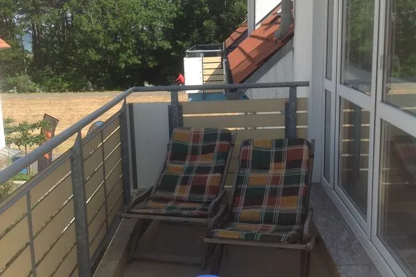 Sonnenliegen auf dem Balkon Residenz am Strand Wohnung 2-41