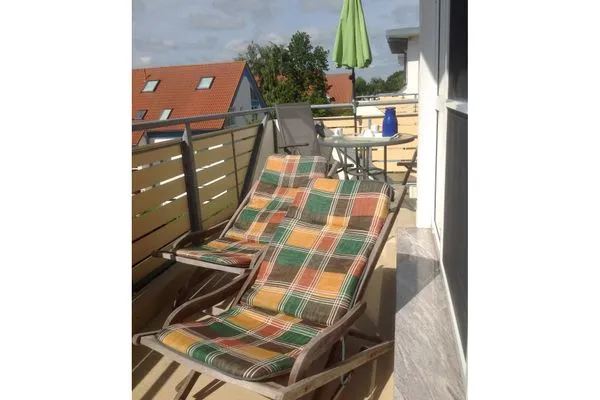 Balkon mit Sonnenliegen Residenz am Strand Wohnung 2-41