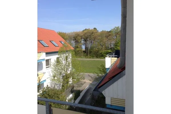 Blick vom Balkon auf die Deichpromenade Residenz am Strand Wohnung 2-41