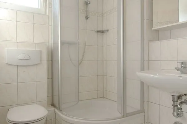 Badezimmer mit Dusche Residenz am Strand Wohnung 4-59