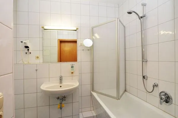 Badezimmer mit Badewanne  Wohnung M 309
