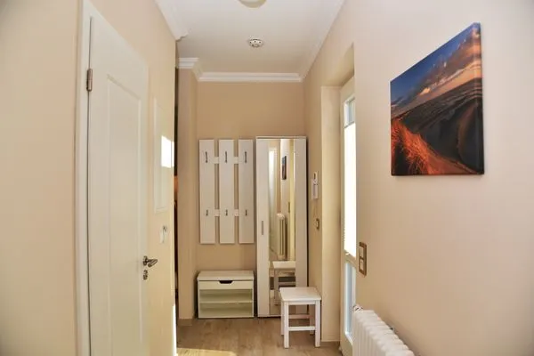 Eingangsbereich/Flur mit Garderobe Logierhaus Friedrich WE 3 - "Klaas Störtebecker"