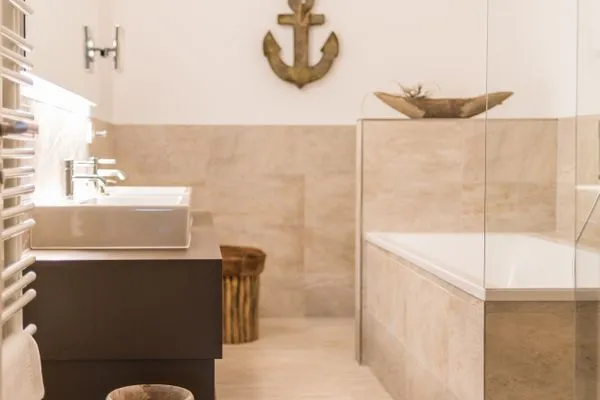 Badezimmer mit Badewanne Logierhaus Friedrich WE 7 - "Heimatliebe"