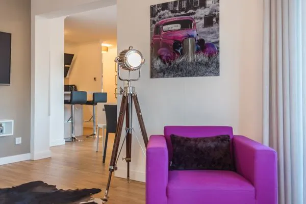 Sessel mit Stehlampe Logierhaus Friedrich WE 7 - "Heimatliebe"