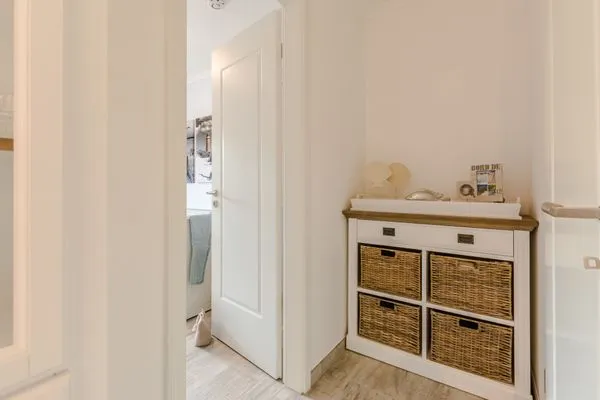 Kommode Logierhaus Friedrich WE 10 - "Muschelsucher"