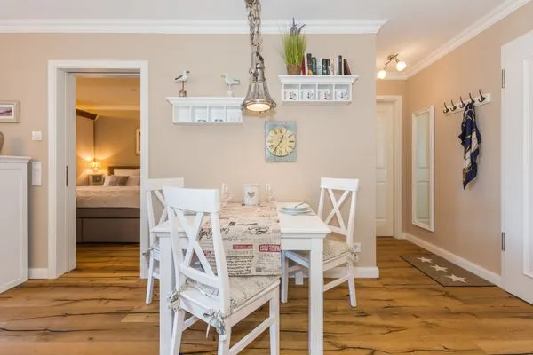 Esstisch mit Bestuhlung Logierhaus Friedrich WE 14 - "Seeblick"