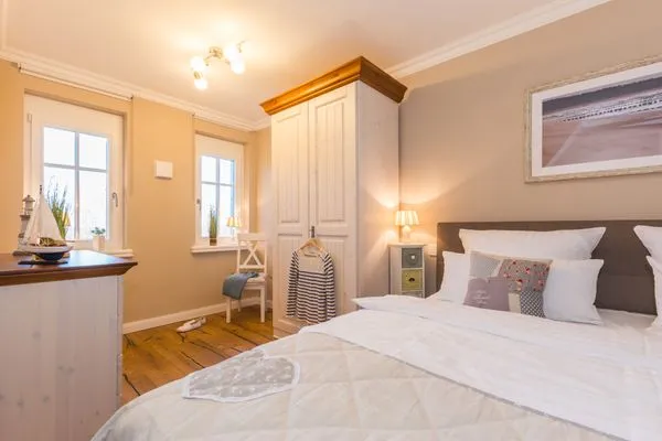 Schlafzimmer mit Doppelbett Logierhaus Friedrich WE 14 - "Seeblick"