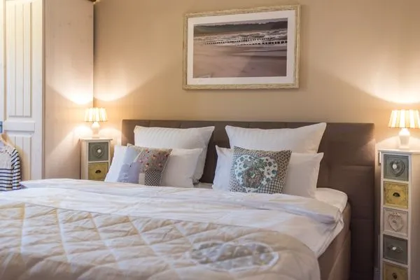 Schlafzimmer mit Doppelbett Logierhaus Friedrich WE 14 - "Seeblick"