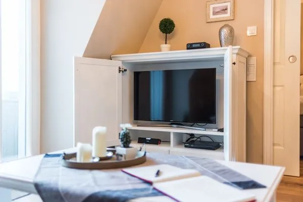 Couchtisch und TV Schrank Logierhaus Friedrich WE 14 - "Seeblick"