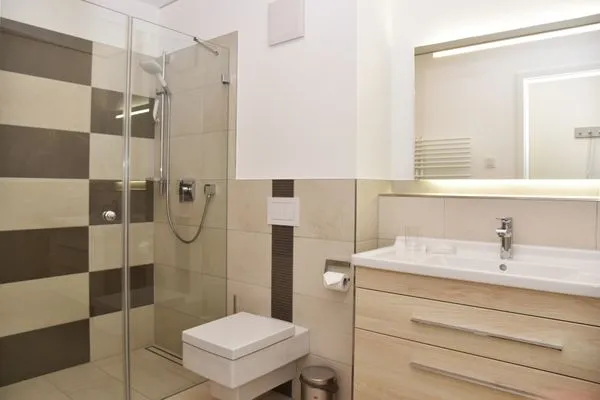 Badezimmer mit Dusche Logierhaus Friedrich WE 15 - "Ostseeluft"