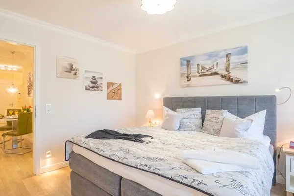 Schlafzimmer mit Doppelbett Logierhaus Friedrich WE 16 - "Meeresrauschen"