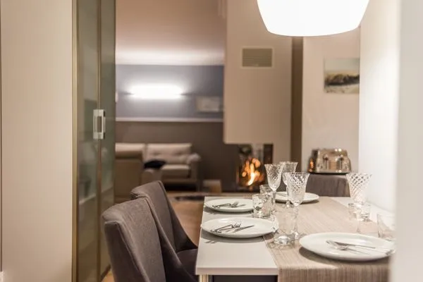 Esstisch mit Blick auf den Gaskamin Logierhaus Friedrich WE 17 - "Seestern"