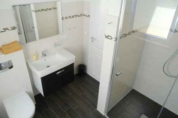 Badezimmer mit Dusche Kavelweg 9 Kavelweg 9 Whg 4 - Pier 12