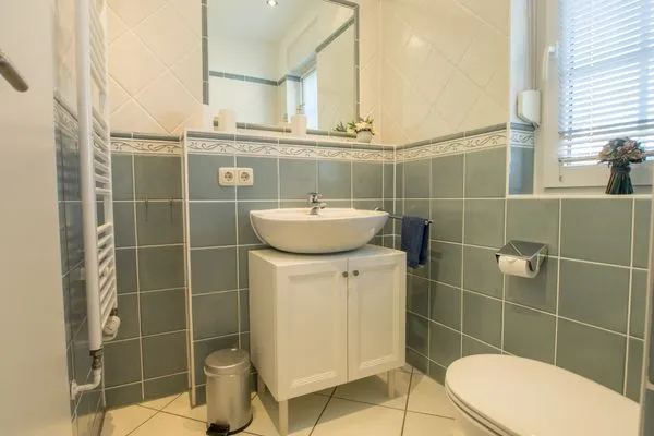 Badezimmer mit Dusche am Schlafzimmer  Hoppenberg 24 - Haus Sommerfeld