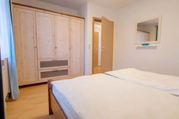 Schlafzimmer mit Doppelbett Zur Hanse Wohnung 4.1