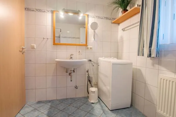Badezimmer mit Dusche Zur Hanse Wohnung 4.1