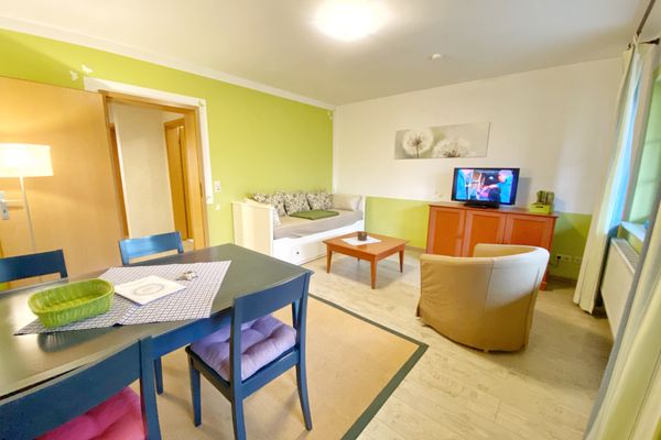 Wohnzimmer mit Essbereich