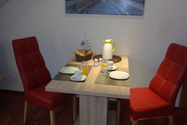 Wohnzimmer mit Essplatz
