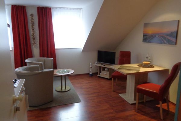 Wohnzimmer mit Essplatz