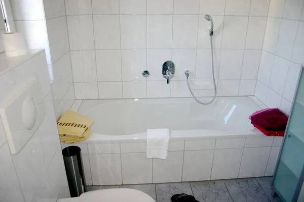 Badezimmer mit Badewanne  Rosenberg-Siedlung 21