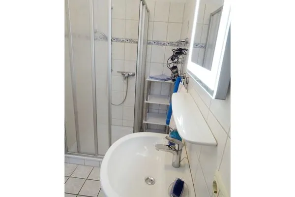 Badezimmer mit Dusche  Ferienwohnung Sobek