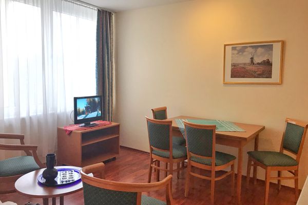 Wohnzimmer mit Essplatz