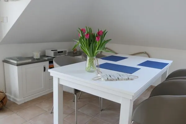 Esstisch Parkresidenz am Hafen Wohnung HF 26 - "Min Höög"