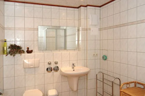 Badezimmer mit Dusche Parkresidenz am Hafen Wohnung HF 31