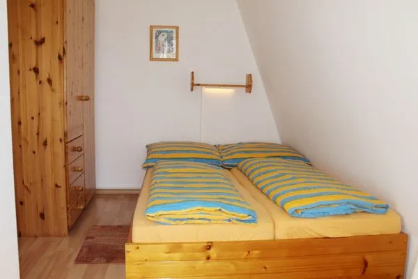 Schlafzimmer mit Doppelbett  Hafenstrasse 34 - Wohnung 3