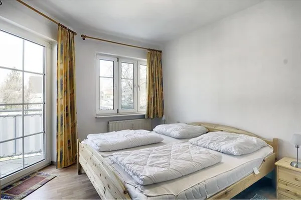 Schlafzimmer mit Doppelbett  Hafenstrasse 34 - Wohnung 5