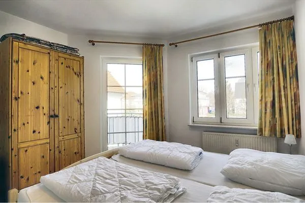 Schlafzimmer mit Doppelbett  Hafenstrasse 34 - Wohnung 5