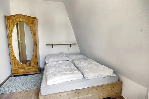 Schlafzimmer mit Doppelbett  Hafenstrasse 34 - Wohnung 5