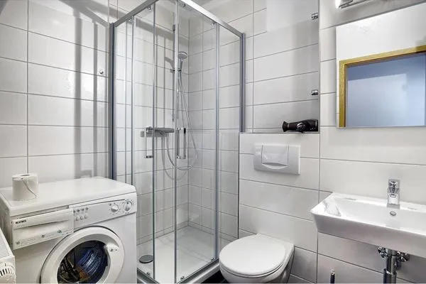 Badezimmer mit Dusche  Hafenstrasse 34 - Wohnung 5