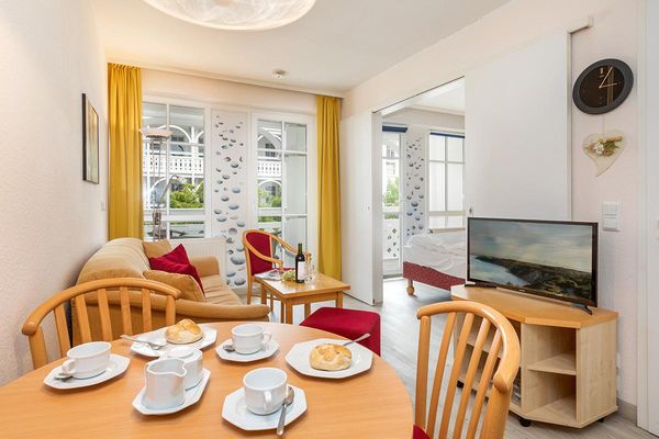 Wohnzimmer mit Essplatz