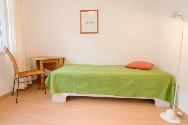 Schlafzimmer mit zwei Einzelbett  Appartementhaus Boddenblick - "Möwe"